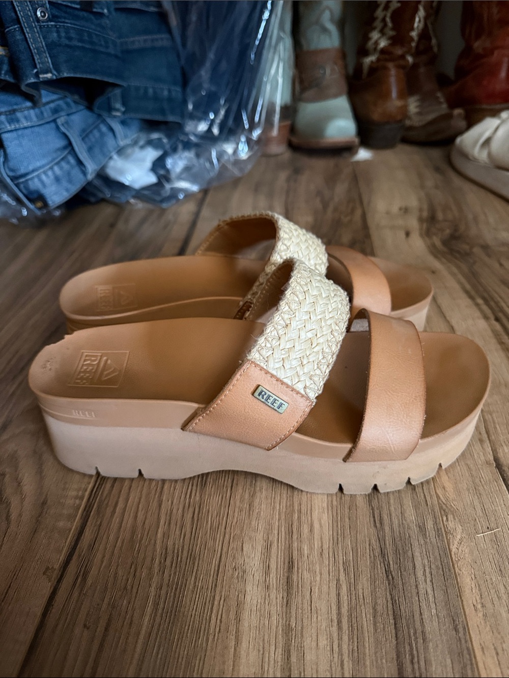 Reef Women's Tan and Cream Platform Slide Sandals